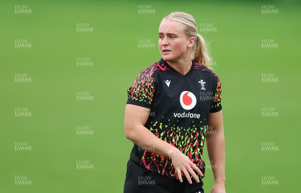 010426 - Wales Women Rugby Training Session - Seren Singleton during training ahead of the start of the Women’s 6 Nations