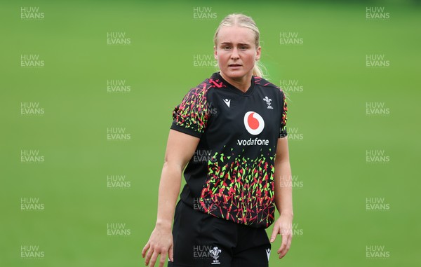 010426 - Wales Women Rugby Training Session - Seren Singleton during training ahead of the start of the Women’s 6 Nations