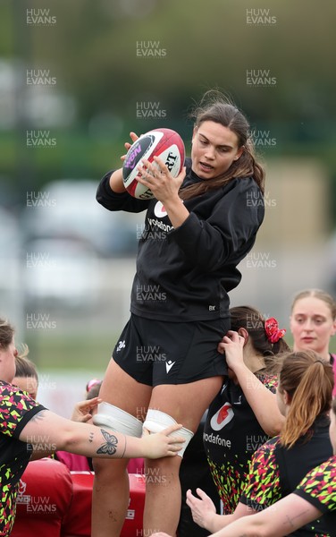 010426 - Wales Women Rugby Training Session - Bryonie King during training ahead of the start of the Women’s 6 Nations