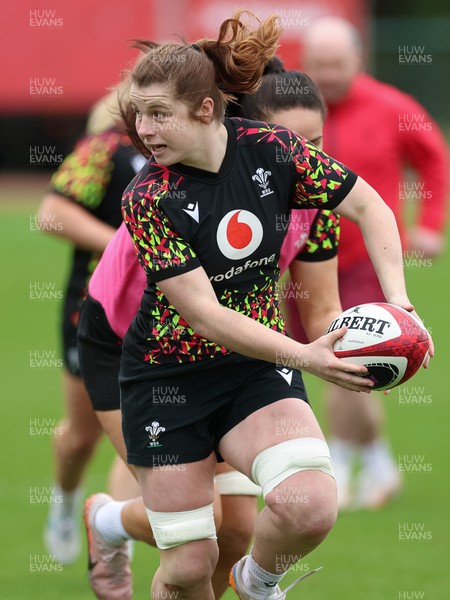 010426 - Wales Women Rugby Training Session - Kate Williams with Jorja Aiono during training ahead of the start of the Women’s 6 Nations