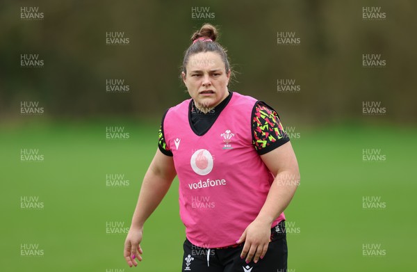 010426 - Wales Women Rugby Training Session - Jenni Scoble during training ahead of the start of the Women’s 6 Nations