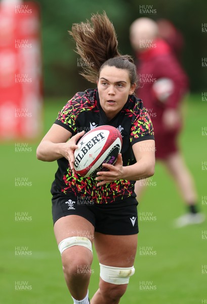 010426 - Wales Women Rugby Training Session - Bryonie King during training ahead of the start of the Women’s 6 Nations