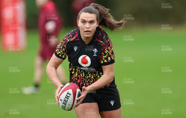 010426 - Wales Women Rugby Training Session - Bryonie King during training ahead of the start of the Women’s 6 Nations
