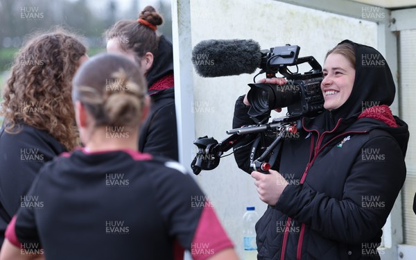 020424 - Wales Women’s Rugby Training Session - Bethan Lewis tries her hand a videography during a training session ahead of Wales’ next Women’s 6 Nations match against Ireland