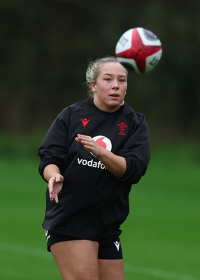 030426 - Wales Women Rugby Training session - Kelsie Webster during training ahead of the start of the Women’s 6 Nations