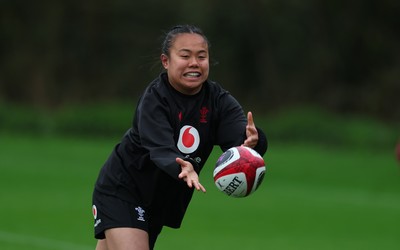 030426 - Wales Women Rugby Training session - Jenna De Vera during training ahead of the start of the Women’s 6 Nations