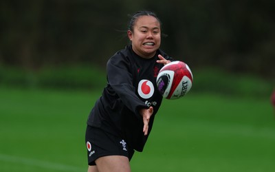 030426 - Wales Women Rugby Training session - Jenna De Vera during training ahead of the start of the Women’s 6 Nations