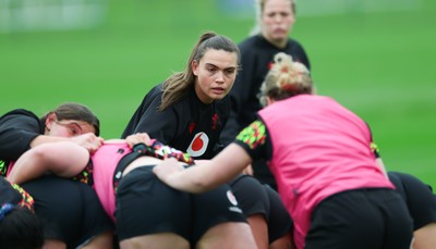 030426 - Wales Women Rugby Training session - Bryonie King during training ahead of the start of the Women’s 6 Nations