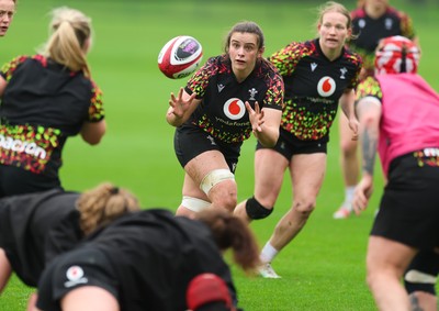 030426 - Wales Women Rugby Training session - Branwen Metcalfe during training ahead of the start of the Women’s 6 Nations