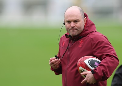 030426 - Wales Women Rugby Training session - Sean Lynn, Wales Women head coach, during training ahead of the start of the Women’s 6 Nations