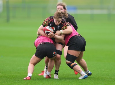 030426 - Wales Women Rugby Training session - Gwen Crabb during training ahead of the start of the Women’s 6 Nations