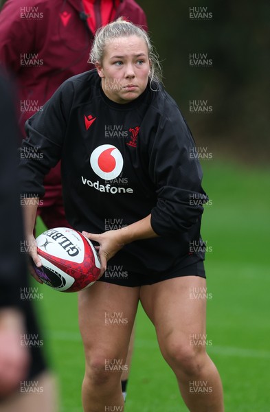 030426 - Wales Women Rugby Training session - Kelsie Webster during training ahead of the start of the Women’s 6 Nations