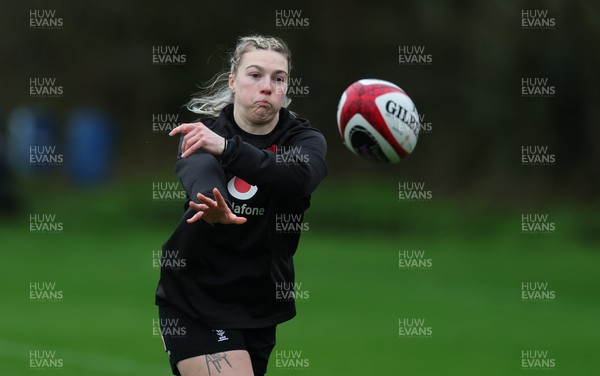 030426 - Wales Women Rugby Training session - Keira Bevan during training ahead of the start of the Women’s 6 Nations