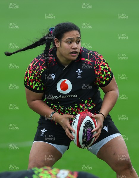 030426 - Wales Women Rugby Training session - Sisilia Tuipulotu during training ahead of the start of the Women’s 6 Nations