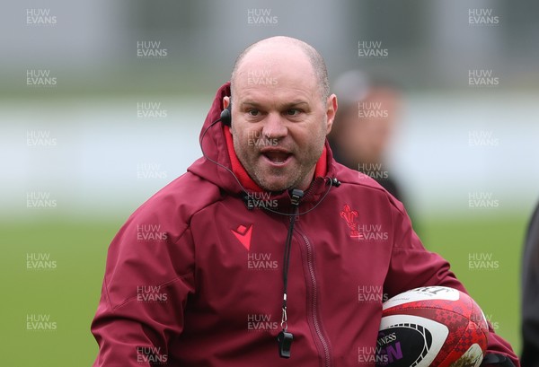 030426 - Wales Women Rugby Training session - Sean Lynn, Wales Women head coach, during training ahead of the start of the Women’s 6 Nations