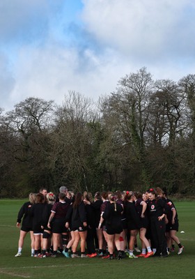 040424 - Wales Women’s Rugby Training Session - The Wales Women’s squad during training session ahead of Wales’ next Women’s 6 Nations match against Ireland