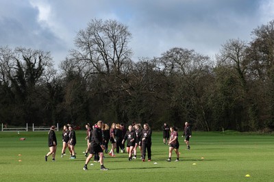 040424 - Wales Women’s Rugby Training Session - The Wales Women’s squad during training session ahead of Wales’ next Women’s 6 Nations match against Ireland