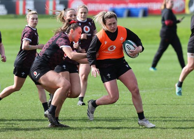 040424 - Wales Women’s Rugby Training Session - Hannah Bluck during training session ahead of Wales’ next Women’s 6 Nations match against Ireland