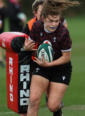 040424 - Wales Women’s Rugby Training Session - Bryonie King during training session ahead of Wales’ next Women’s 6 Nations match against Ireland