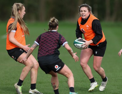 040424 - Wales Women’s Rugby Training Session - Hannah Bluck during training session ahead of Wales’ next Women’s 6 Nations match against Ireland