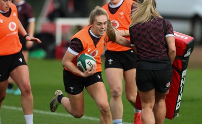 040424 - Wales Women’s Rugby Training Session - Hannah Jones during training session ahead of Wales’ next Women’s 6 Nations match against Ireland