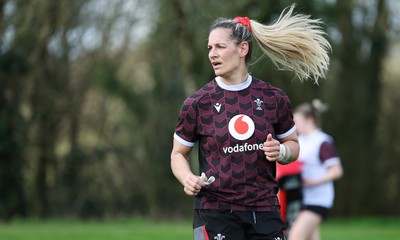 040424 - Wales Women’s Rugby Training Session - Kerin Lake during training session ahead of Wales’ next Women’s 6 Nations match against Ireland