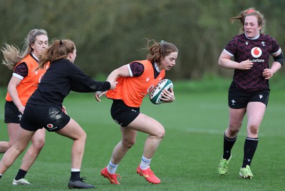 040424 - Wales Women’s Rugby Training Session - Lisa Neumann during training session ahead of Wales’ next Women’s 6 Nations match against Ireland