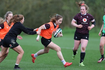 040424 - Wales Women’s Rugby Training Session - Lisa Neumann during training session ahead of Wales’ next Women’s 6 Nations match against Ireland