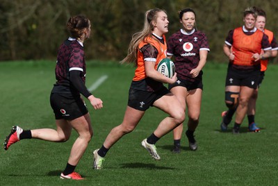 040424 - Wales Women’s Rugby Training Session - Hannah Jones during training session ahead of Wales’ next Women’s 6 Nations match against Ireland