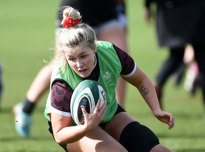 170518 - Wales Rugby Training session ahead of their game against Ireland - Alex Callender during training