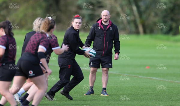 040424 - Wales Women’s Rugby Training Session - Mike Hill, Wales Women forwards coach, looks on during training session ahead of Wales’ next Women’s 6 Nations match against Ireland
