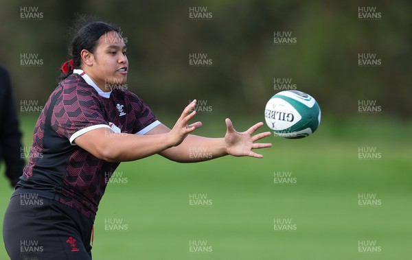 040424 - Wales Women’s Rugby Training Session - Sisilia Tuipulotu during training session ahead of Wales’ next Women’s 6 Nations match against Ireland