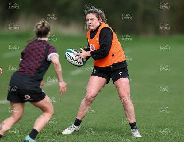 040424 - Wales Women’s Rugby Training Session - Hannah Bluck during training session ahead of Wales’ next Women’s 6 Nations match against Ireland