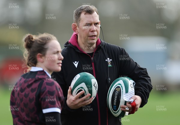 040424 - Wales Women’s Rugby Training Session - Ioan Cunningham, Wales Women head coach, during training session ahead of Wales’ next Women’s 6 Nations match against Ireland