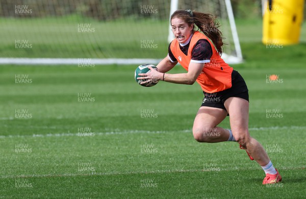 040424 - Wales Women’s Rugby Training Session - Lisa Neumann during training session ahead of Wales’ next Women’s 6 Nations match against Ireland