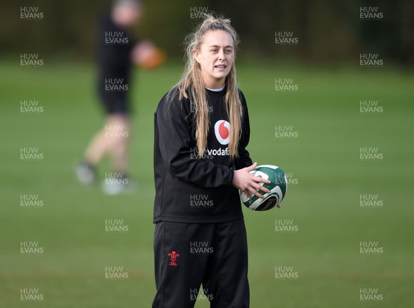 170518 - Wales Rugby Training session ahead of their game against Ireland - Hannah Jones during training