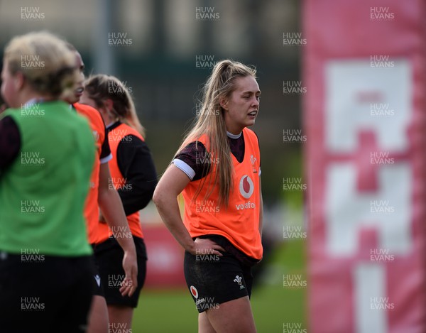 170518 - Wales Rugby Training session ahead of their game against Ireland - Hannah Jones  during training