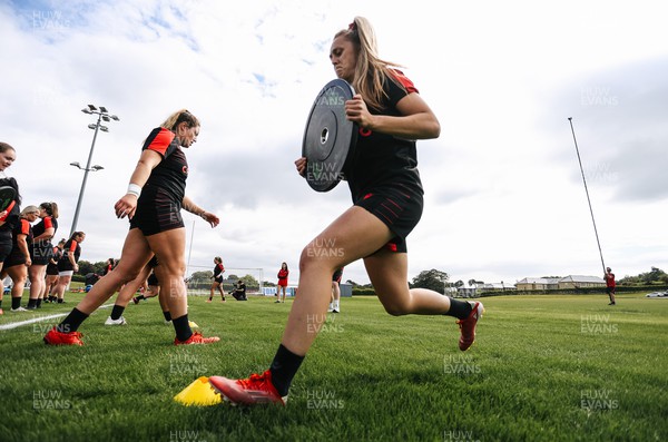 050722 - Wales Women Rugby Squad back in training as the road to the World Cup begins - Hannah Jones during training