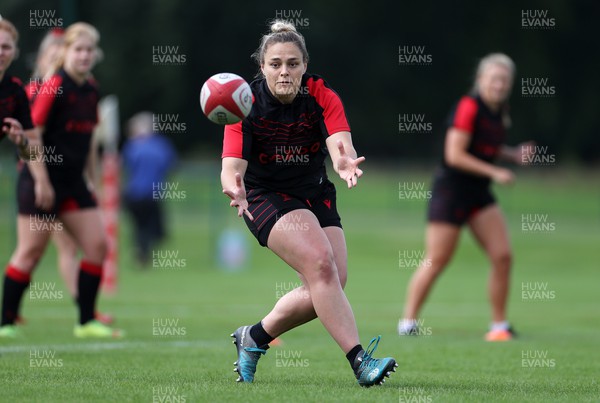 050722 - Wales Women Rugby Squad back in training as the road to the World Cup begins - Jenni Scoble during training