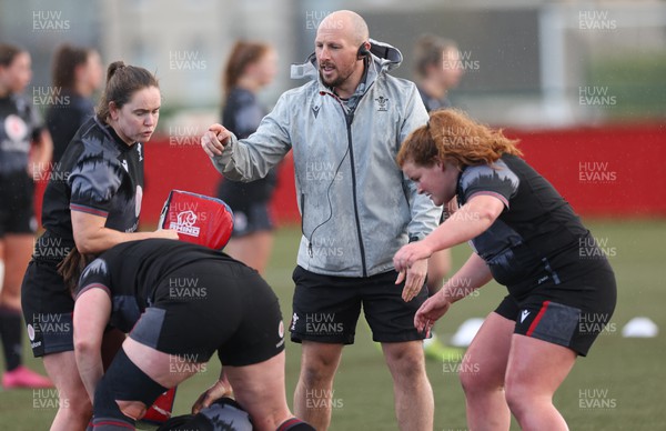 060423 -  Wales Women Rugby Squad - Wales assistant coach Mike Hill during a training session ahead of their TicTok Women’s 6 Nations match against England