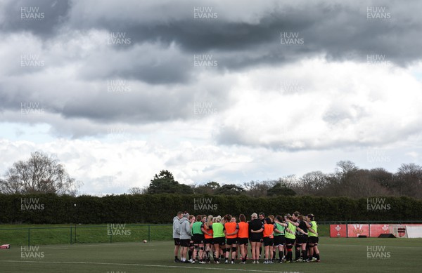 060423 -  Wales Women Rugby Squad - The Wales Women’s team during a training session ahead of their TicTok Women’s 6 Nations match against England