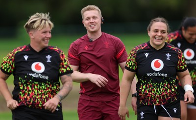 060526 - Wales Women Rugby Training Session - Donna Rose, Tom Oglethorpe and Jenni Scoble during training ahead of the 6 Nations match against Ireland