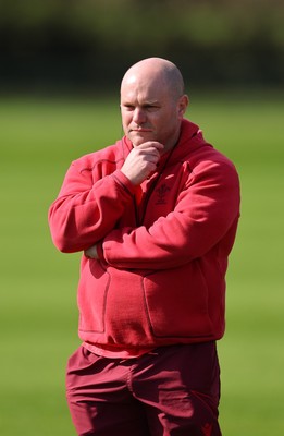 070426 - Wales Women Rugby Squad - Sean Lynn, Wales Women head coach during training session ahead of the opening Women’s 6 Nations match against Scotland