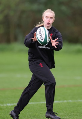 080424 - Wales Women Rugby Training Session - Catherine Richards during a training session ahead of Wales’ Women’s 6 Nations match against Ireland