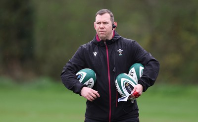 080424 - Wales Women Rugby Training Session - Ioan Cunningham, Wales Women head coach, during a training session ahead of Wales’ Women’s 6 Nations match against Ireland