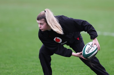 080424 - Wales Women Rugby Training Session - Mollie Wilkinson during a training session ahead of Wales’ Women’s 6 Nations match against Ireland