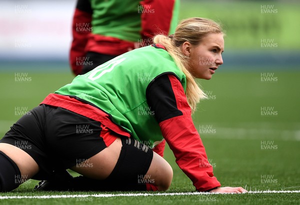 090421 - Wales Women Rugby Training - Manon Johnes during training