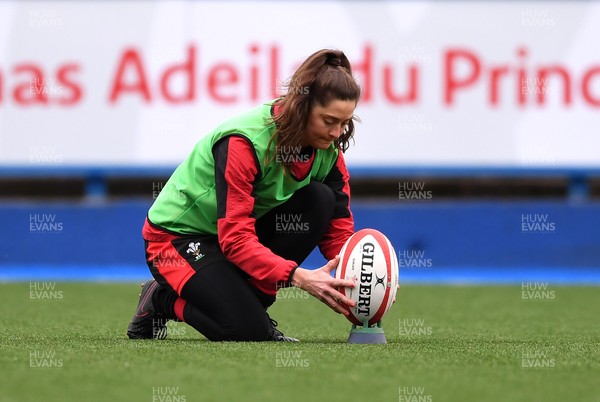 090421 - Wales Women Rugby Training - Robyn Wilkins during training