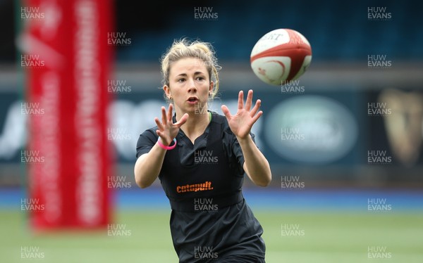 100318 - Wales Women's Captains Run, BT Sport Cardiff Arms Park - Wales' Elinor Snowsill during the Captains Run ahead of the Six Nations match against Italy