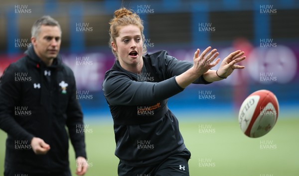 100318 - Wales Women's Captains Run, BT Sport Cardiff Arms Park - Wales' Lisa Neuman during the Captains Run ahead of the Six Nations match against Italy